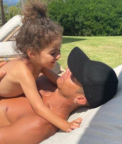 Alana Martina dos Santos Aveiro with her father Cristiano Ronaldo.